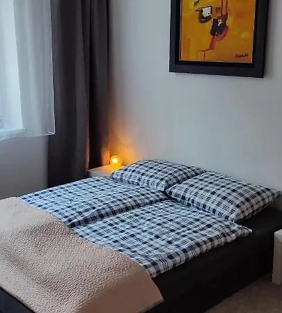 U Jana Апартаменты *